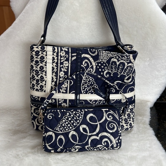 Vera Bradley shoulder bag and wristlet VGUC - Picture 3 of 17